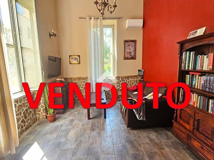 Appartamento trilocale in vendita in Via Bagnoli, Napoli