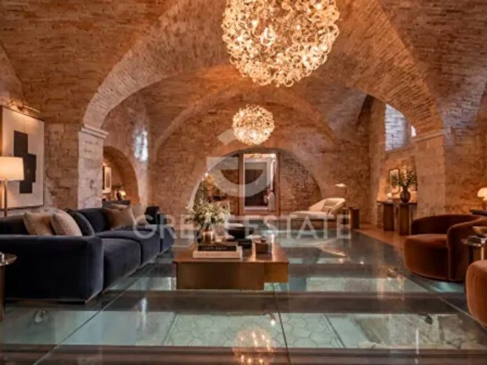 Appartamento con 6 locali in vendita in Assisi