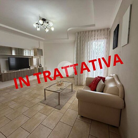Appartamento con 5 locali in vendita in Via Luigi Volpicella, Napoli