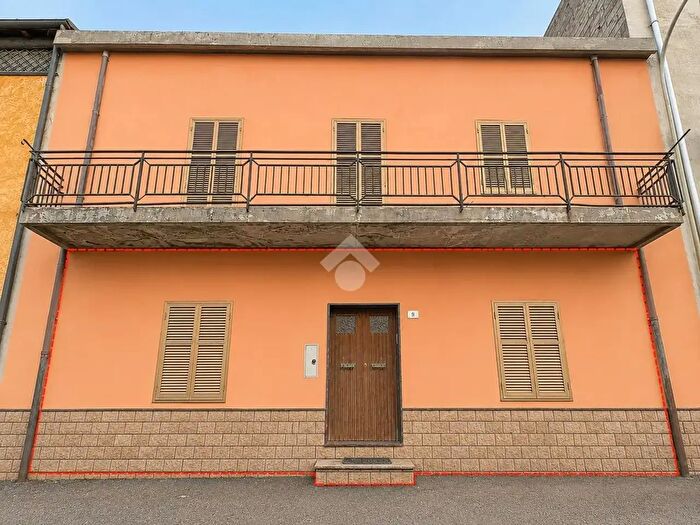 Appartamento trilocale in vendita in Via Giovanni Maria Angioi, Sennori