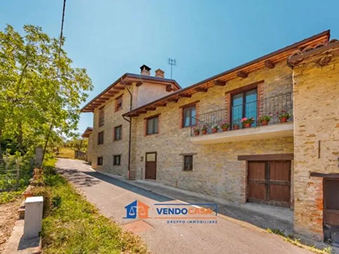 Casa con 5 locali in vendita in Strada Comunale della Lovera, Murazzano