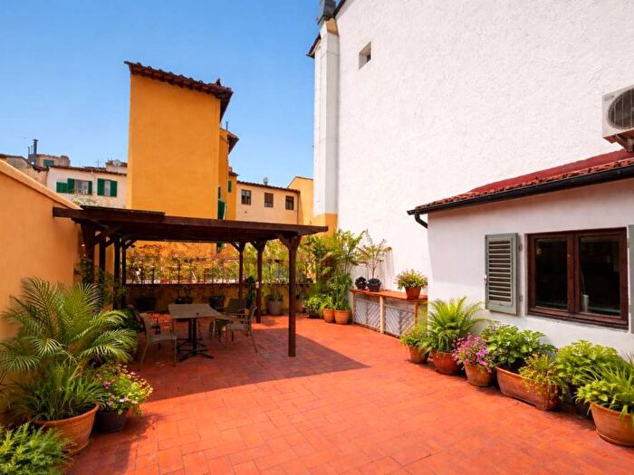 Casa quadrilocale in affitto in Piazza di Cestello, San Frediano, Firenze