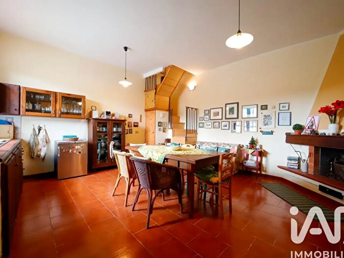 Casa quadrilocale in vendita in Via degli Alberghi, Castel Del Piano