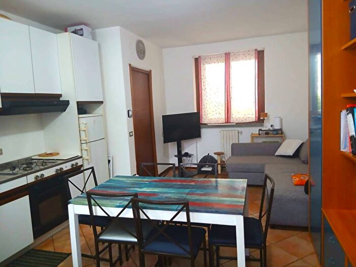 Appartamento bilocale in affitto in Via Novembre, Centro, Mariano Comense