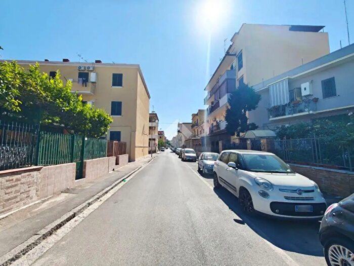 Appartamento trilocale in vendita in Via Francesco Caiazzo, Pomigliano D'Arco