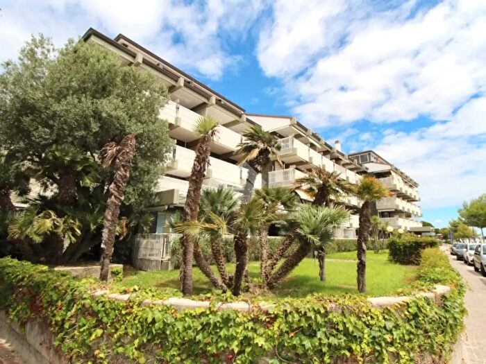 Appartamento trilocale in vendita in Lungomare Trieste, Lignano Sabbiadoro