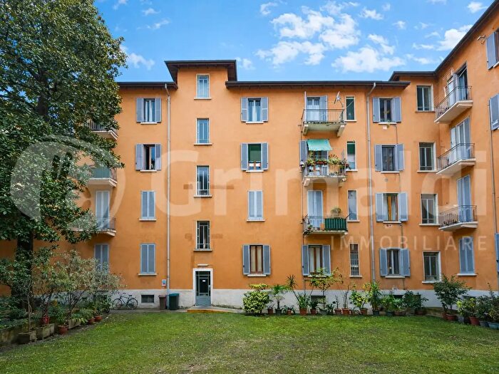 Appartamento bilocale in vendita in Via Guerzoni, Milano