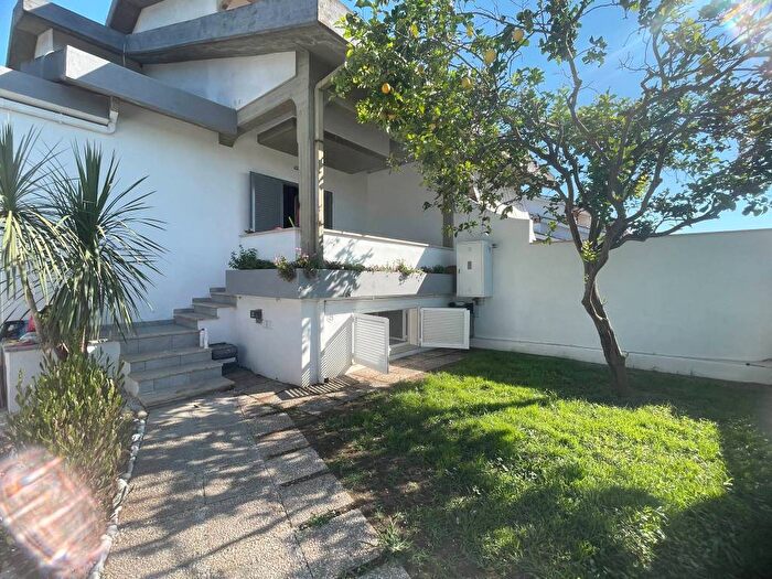 Casa con 6 locali in affitto in Via Ortona, Fregene, Fiumicino