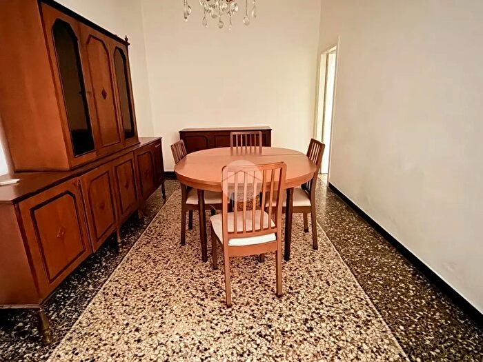 Appartamento quadrilocale in affitto in Salita Santa Maria della Sanità, Genova