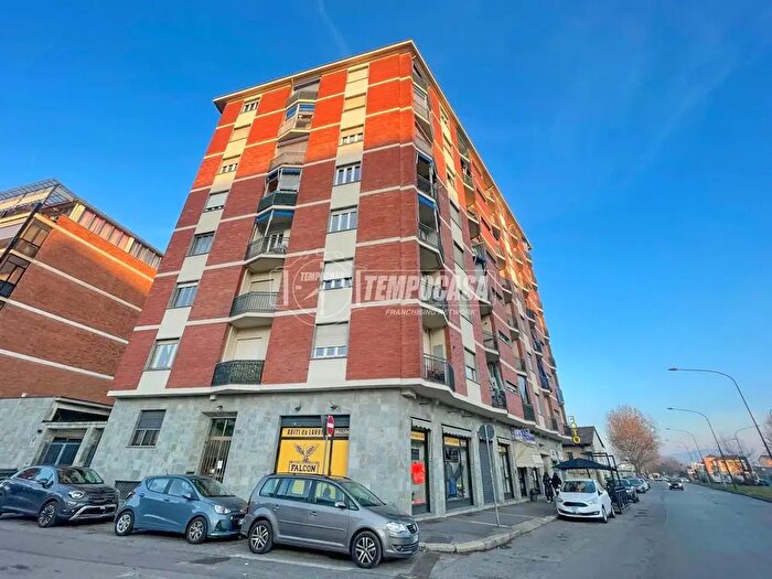 Appartamento trilocale in vendita in Via Paolo Veronese, Torino