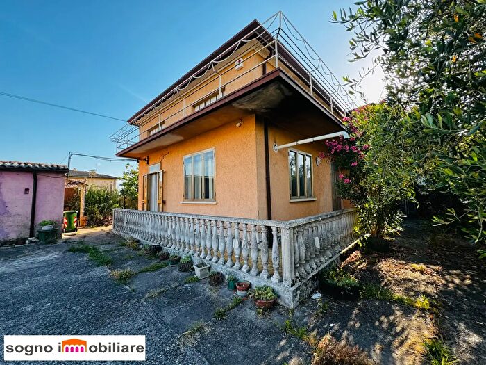 Casa trilocale in vendita in Via Roma, Bevilacqua