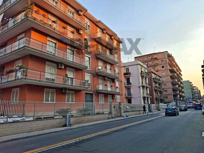 Appartamento trilocale in vendita in Via Francesco Fusco, Catania