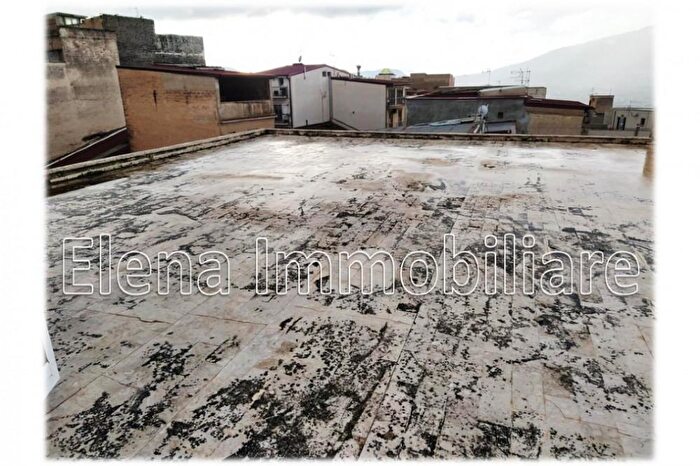 Casa con 10 locali in vendita in Alcamo