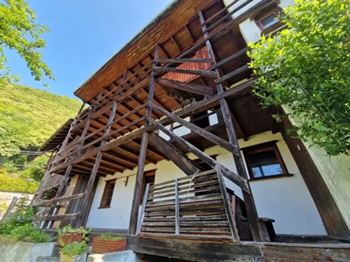 Casa con 6 locali in vendita in Via Pracastello, Cesara