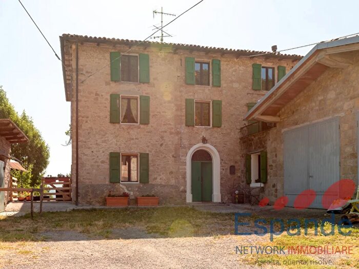 Casa con 12 locali in vendita in Località VeggioPoggio, Grizzana Morandi