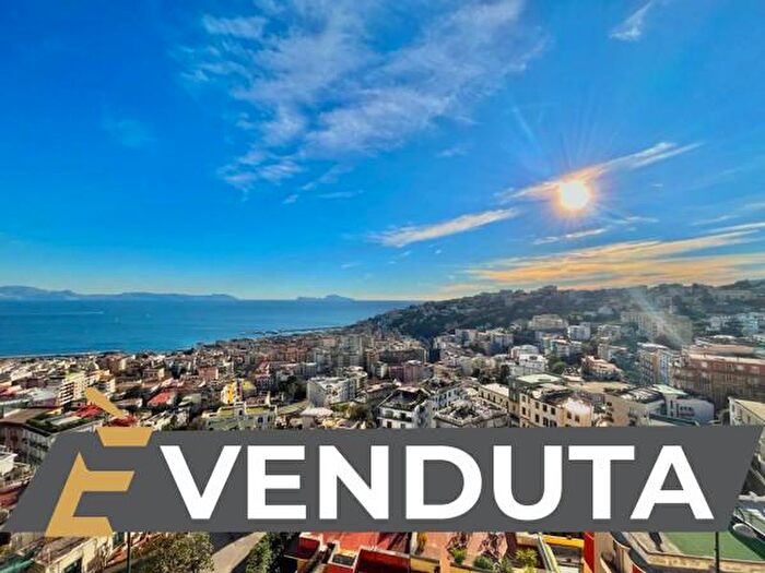 Appartamento quadrilocale in vendita in Via Aniello Falcone, Napoli