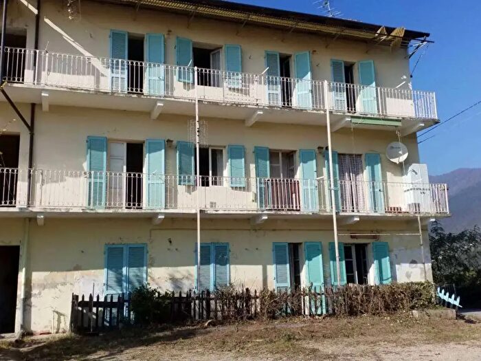 Casa con 14 locali in vendita in Borgata Tetti, Rubiana