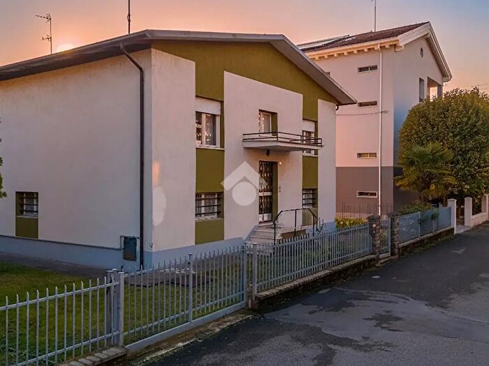 Casa con 5 locali in vendita in Via Gabriele dAnnunzio, Rubiera