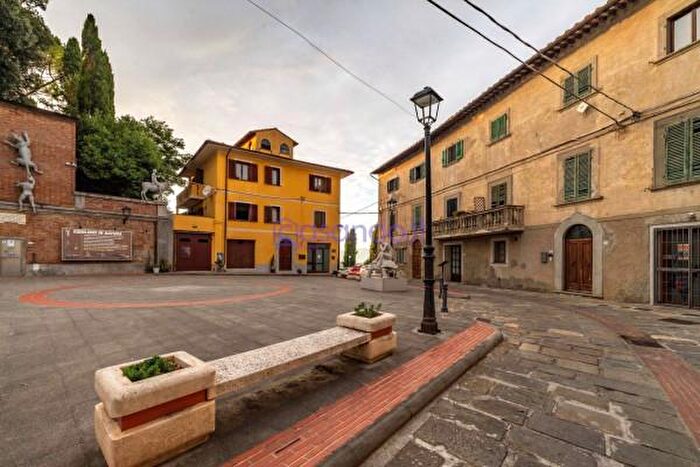 Appartamento con 5 locali in vendita in Piazza Belvedere San, Capannoli