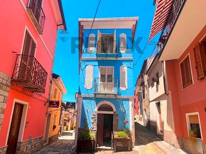Casa quadrilocale in vendita in Eleonora d'Arborea, Tonara