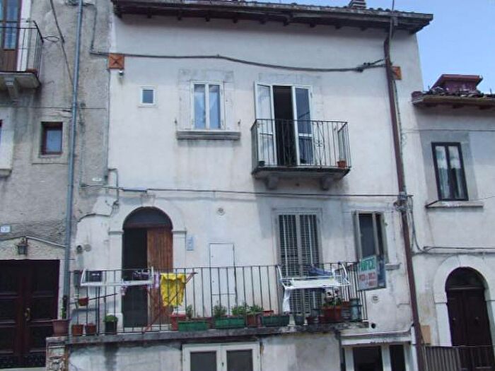 Casa trilocale in vendita in Via Colle Iaduni, Pescocostanzo