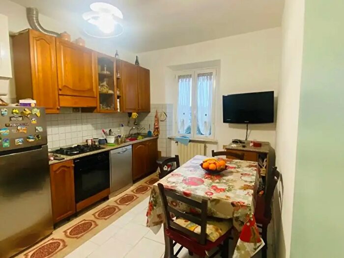 Appartamento trilocale in vendita in Via dell'Ardenza, Livorno