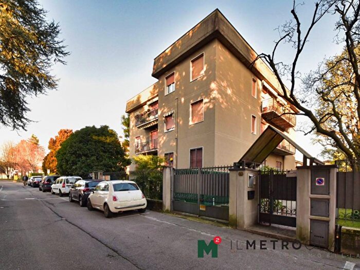 Appartamento bilocale in affitto in Via Giacomo Leopardi, Vedano al Lambro