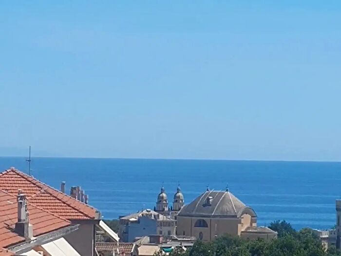 Appartamento quadrilocale in vendita in Via Marconi, Arenzano
