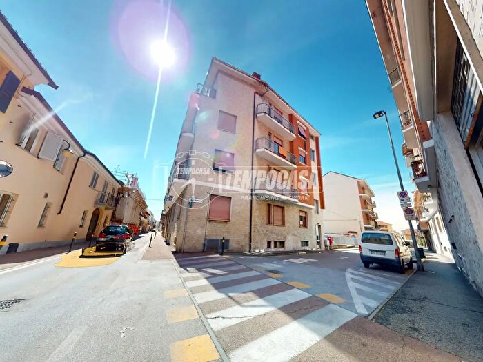 Appartamento quadrilocale in vendita in Via Magenta, Bra