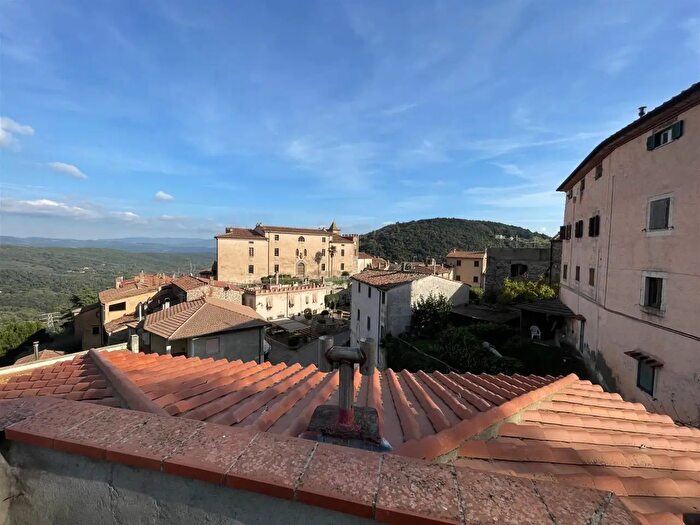 Appartamento trilocale in vendita in Sassetta