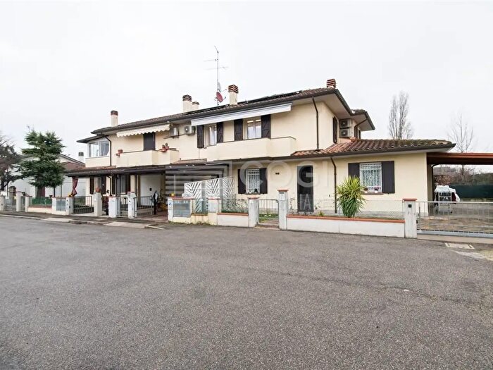 Appartamento trilocale in vendita in Via Berlinguer, Conselice