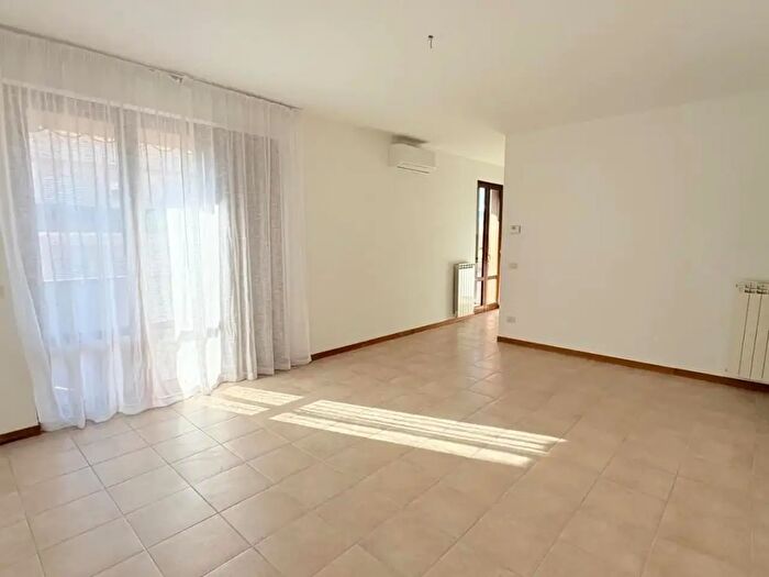Appartamento quadrilocale in vendita in N Paganini, Lucca