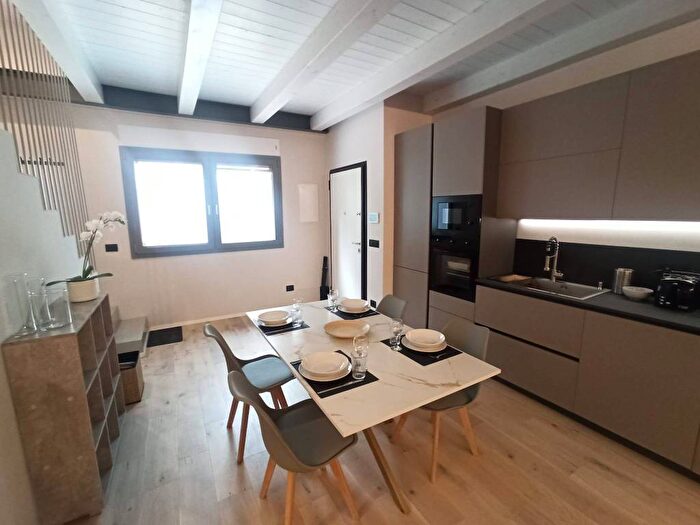 Appartamento trilocale in affitto in Via Stalingrado, San Donato, Bologna