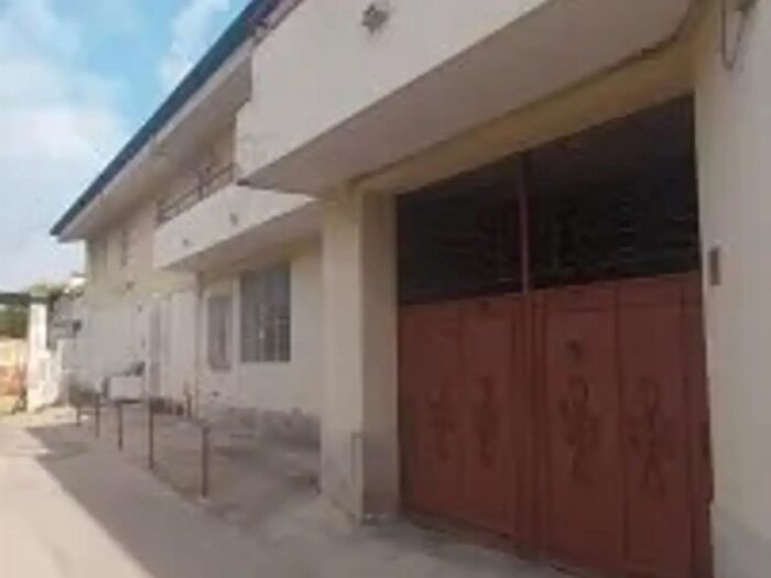 Casa con 6 locali in vendita in Vico Benvenuto Cellini, Frignano