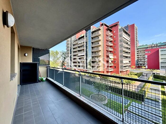 Appartamento bilocale in affitto in Via Enrico Cosenz, Milano