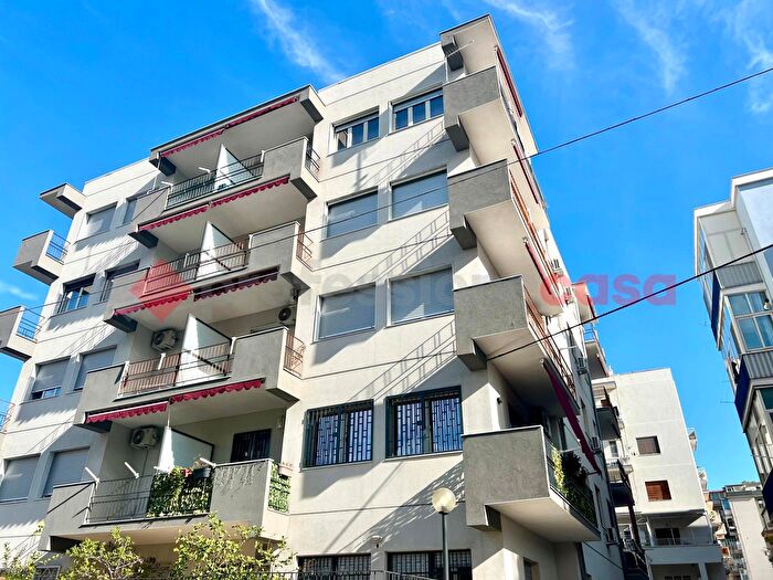 Appartamento con 5 locali in vendita in Via Cerere, Catania