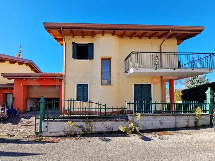 Case in Vendita e in Affitto - 3