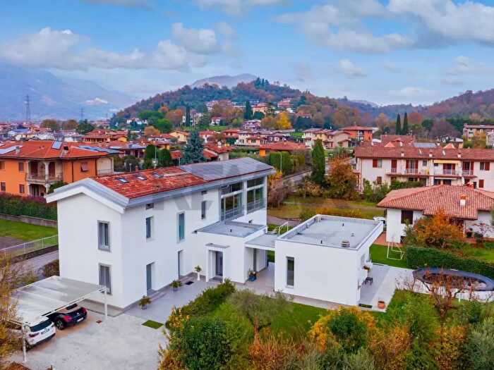 Casa con 5 locali in vendita in Gavardo