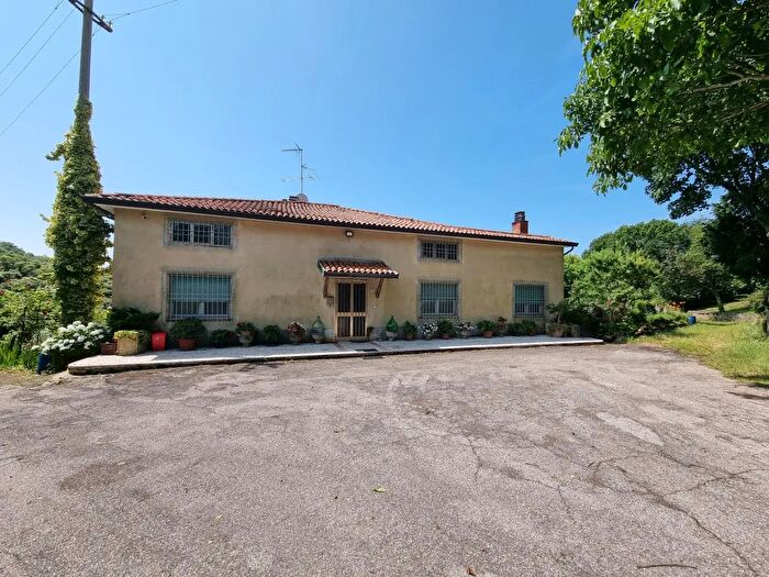 Casa trilocale in vendita in Via Priare, Zovencedo