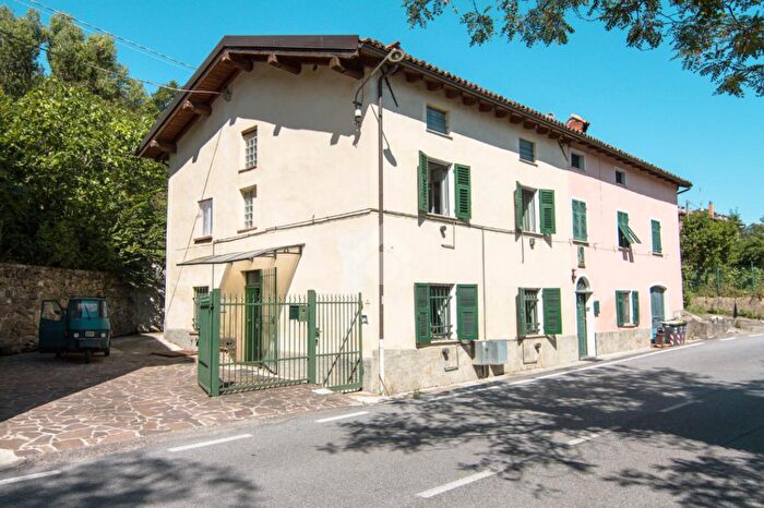 Appartamento trilocale in affitto in Via Provinciale Sud, Carrosio