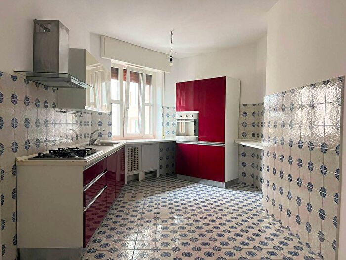 Appartamento con 5 locali in affitto in Via Sterni, Centro, Bassano del Grappa