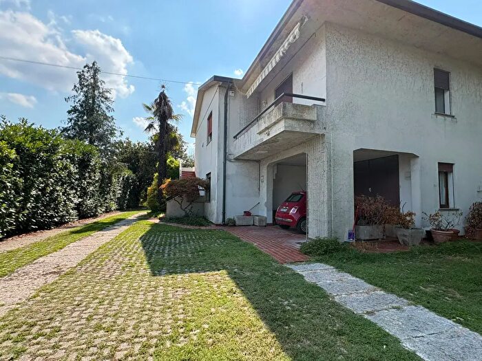 Appartamento quadrilocale in vendita in Via Vittorio Veneto, Grisignano Di Zocco