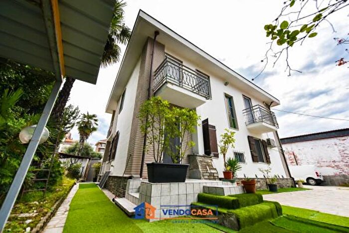 Casa con 5 locali in vendita in Strada del Pascolo, Torino