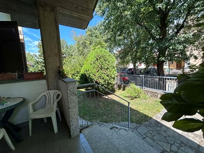 Casa con 8 locali in vendita in Tortona