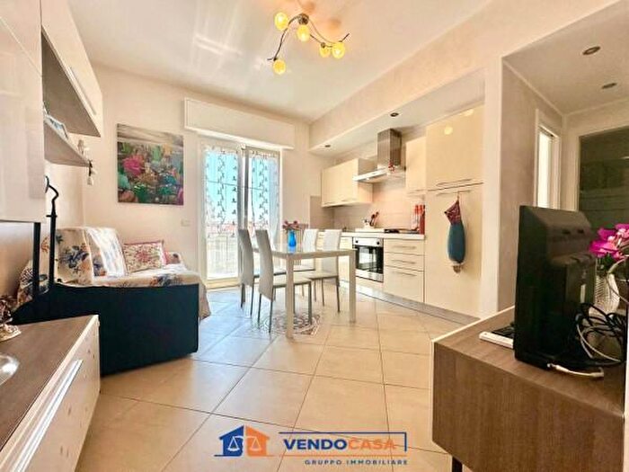 Appartamento trilocale in vendita in Via Aurelia, Loano