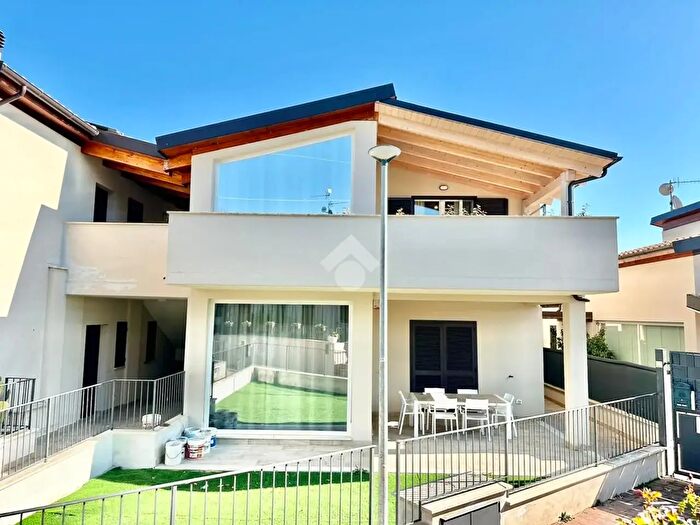 Case in Vendita e in Affitto - 3