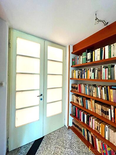 Appartamento quadrilocale in vendita in Strada XX Settembre, Parma