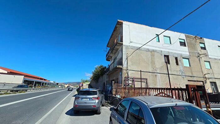 Appartamento trilocale in vendita in Strada Statale Tirrena Inferiore, Fuscaldo