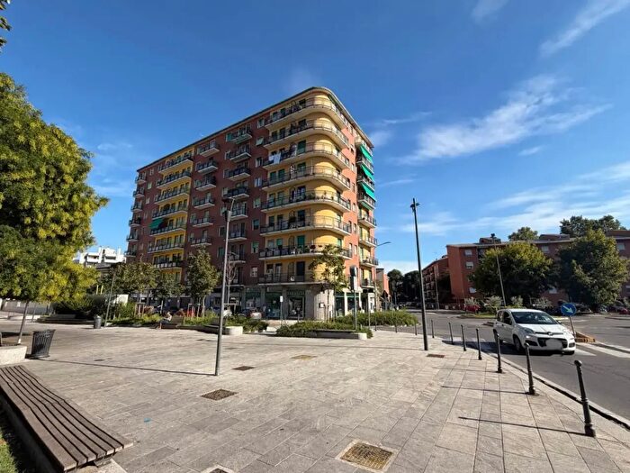 Appartamento trilocale in vendita in Via Monte Rotondo, Milano