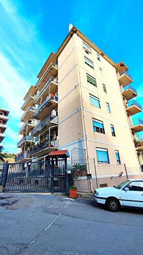 Appartamento con 8 locali in vendita in Via Strada Panoramica dello Stretto, Messina